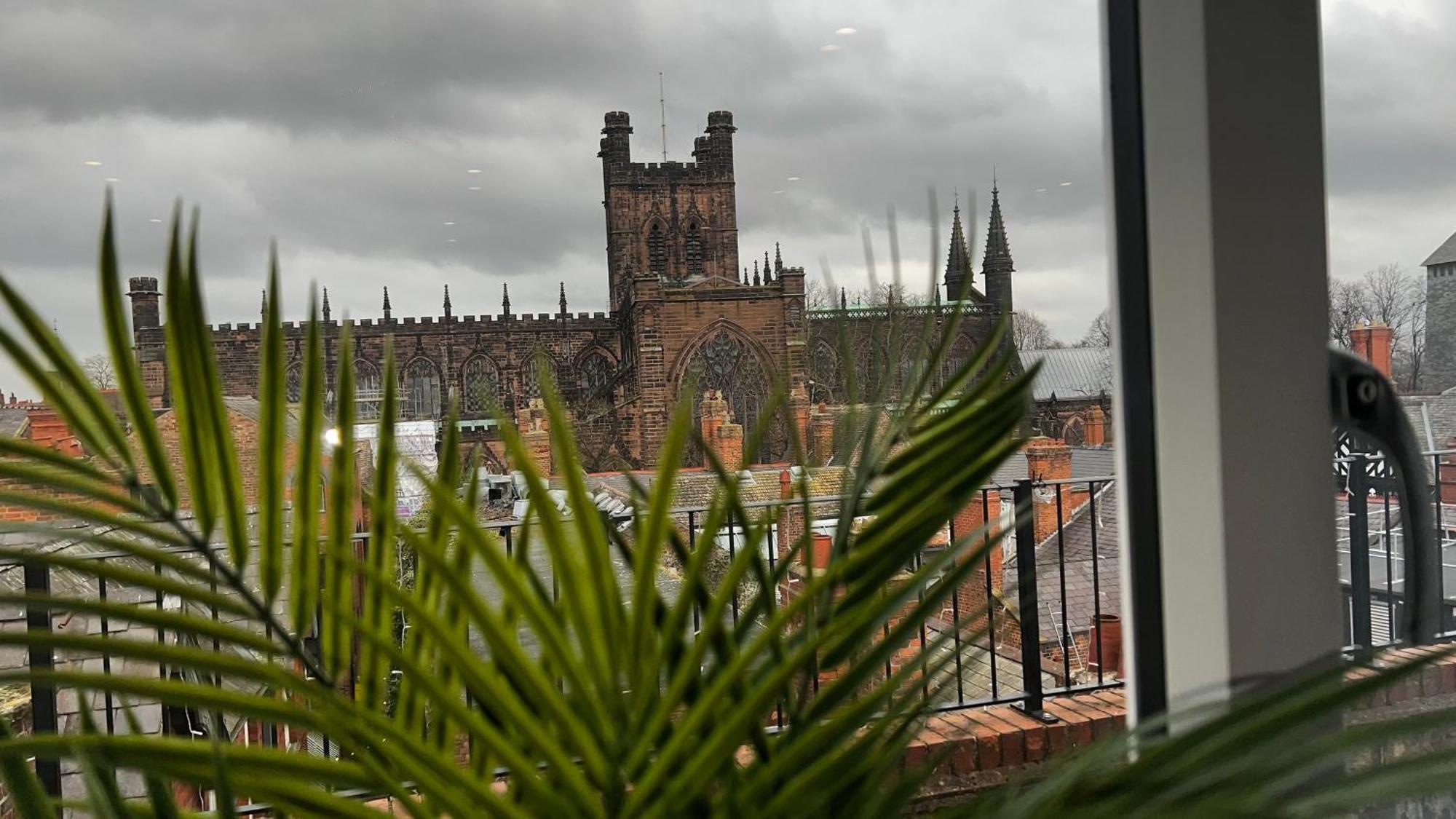 Penthouse On The Rows - Cathedral Views Apartment Chester Exterior photo